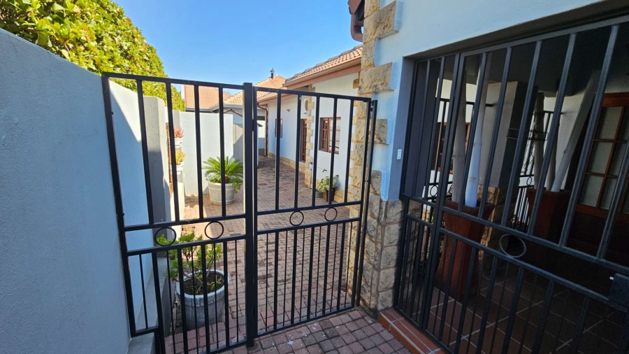 3 Bedroom Property for Sale in Meerhof North West